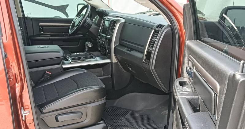 Dodge RAM cena 108900 przebieg: 298000, rok produkcji 2013 z Grójec małe 352